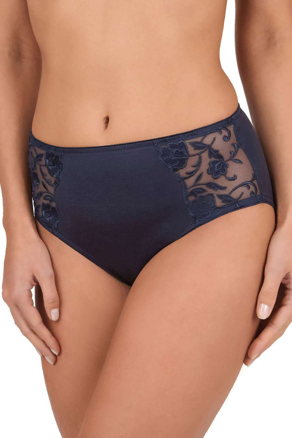 Felina Moments brief